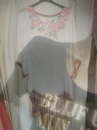 Ibiza tuniek met mooie bloemen hals