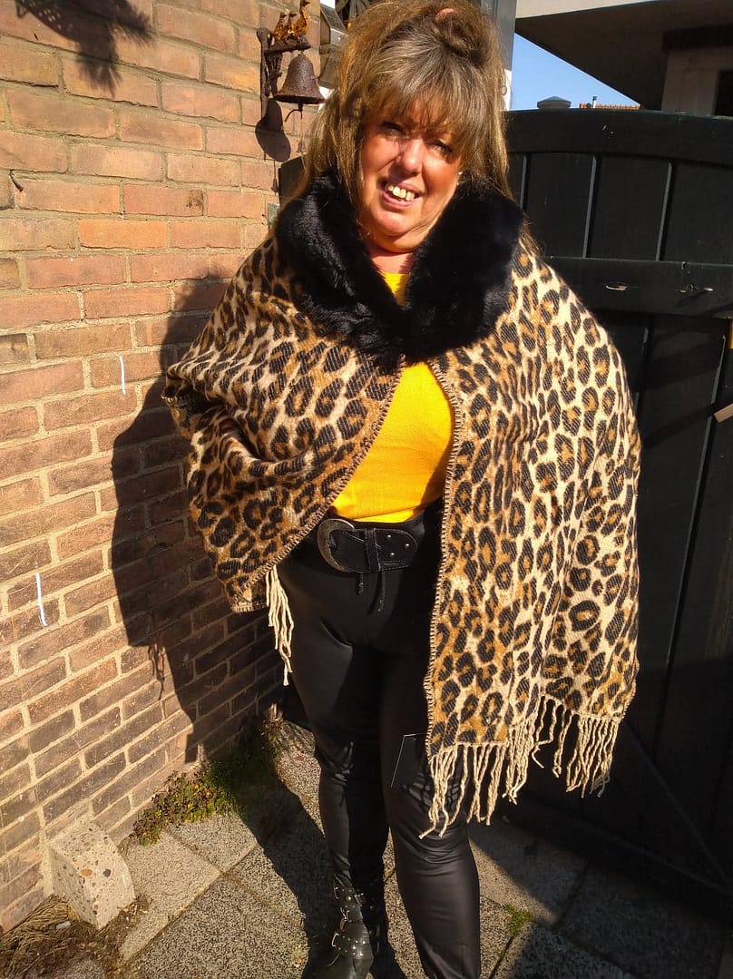poncho in panterprint
