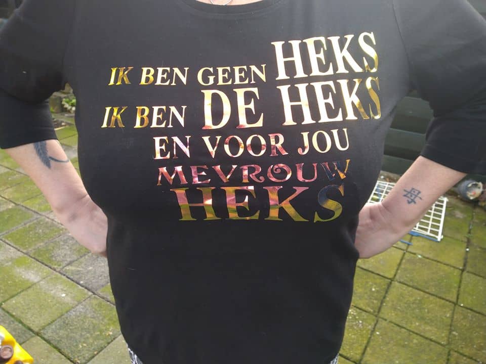 T shirt mevrouw heks deals